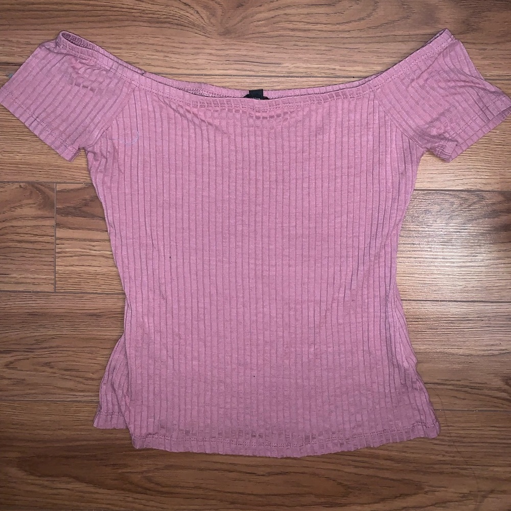 Pink off the shoulder top! 💖